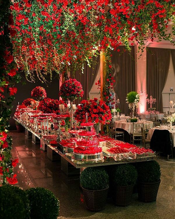 47405372 282844085758697 4045798839950198547 n - In the spirit of Christmas .....are you feeling this over the top floral setup?
...