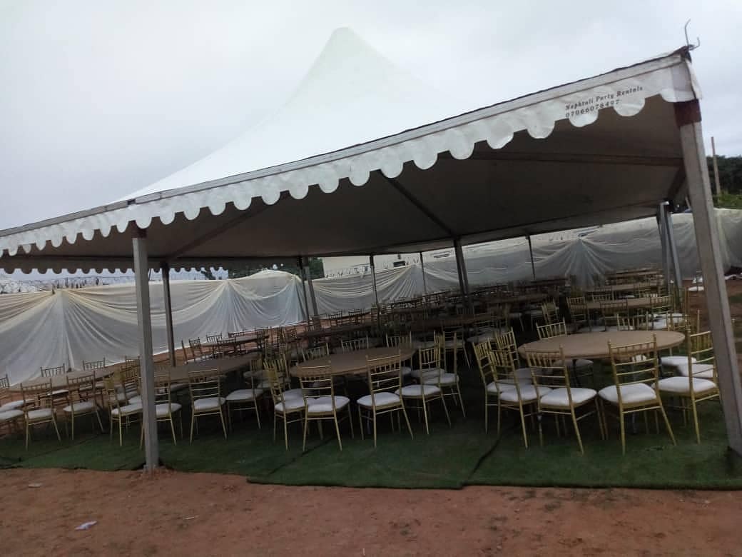 53623330 160451638307698 81189289368747051 n - Pull off the perfect celebration with our white tent, gold chiavari chairs, roun...