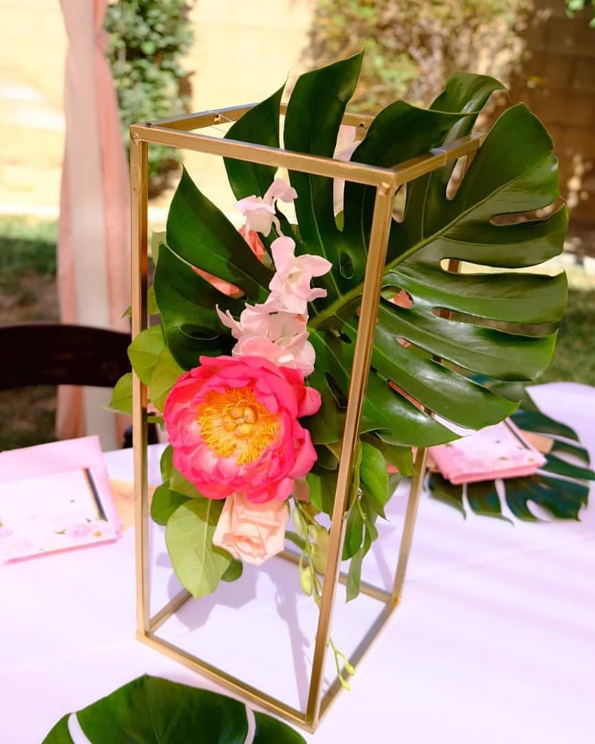 53767125 308669266463555 7253974302544378932 n - This beautiful centerpiece would turn your simple table into a masterpiece.
.
.
...