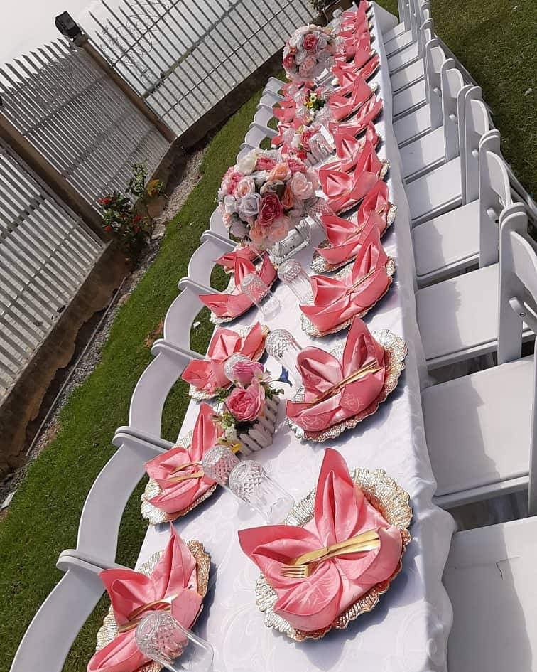 65205749 122242832078626 2822433696841885405 n - We can't get over this pretty white and peach waterside setup . It is beautiful,...