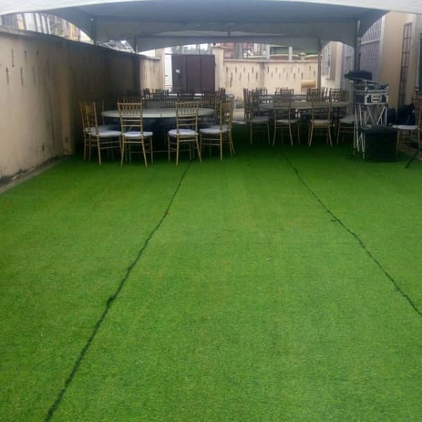 42747749 938028573051015 4295483637229800858 n - Early morning set ups today
Gold chaivari
Astroturf
Round Banquet tables
20 x20 ...