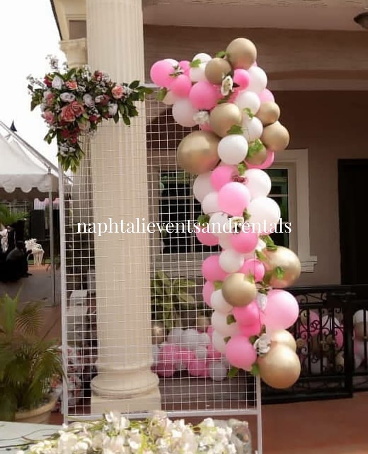 72477997 1000608303607388 1214984654899018252 n - Amazing balloon and floral backdrop to stun your guests. Balloon backdrops can be used for any occas...