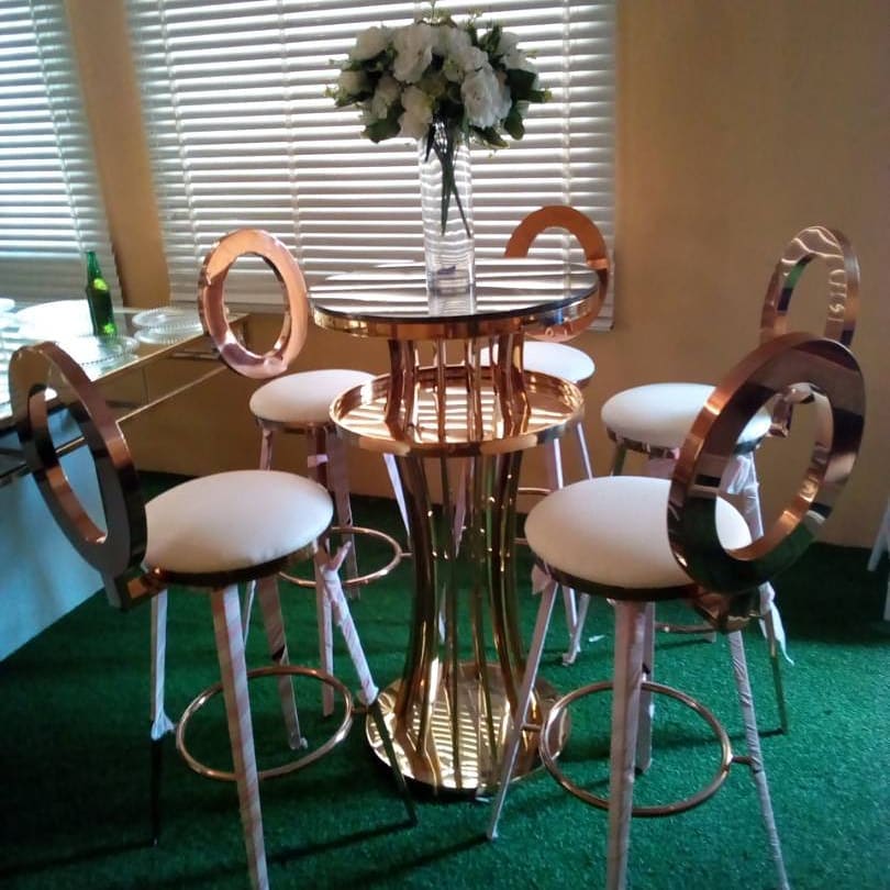 109023542 291042201954687 3995726843566348798 n - Cocktail table and barstools...