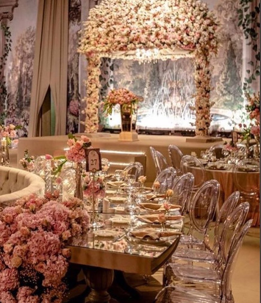 141079910 148295673643165 6803313807780380699 n - Flowers, ghost chairs and everything beautiful .

Slide in our dm to recreate this decor inspiration...