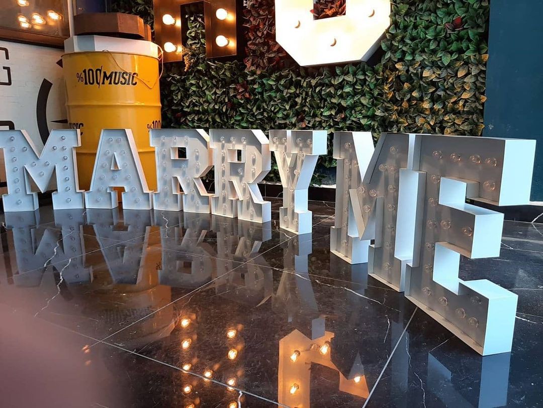 MARRY ME sign for your proposals.
Ring us up…