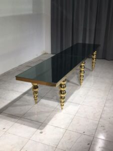 glass table 6 1 225x300 - Glass VIP Table